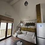 아파트 Luxury Beachfront Breges - First Row To The Sea 포블랴나