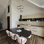 Luxury Beachfront Breges - First Row To The Sea 아파트 포블랴나