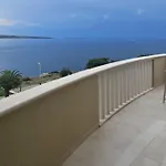 Luxury Beachfront Breges - First Row To The Sea Повляна