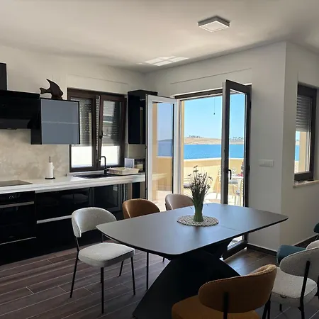 Lejlighed Luxury Beachfront - Breges
