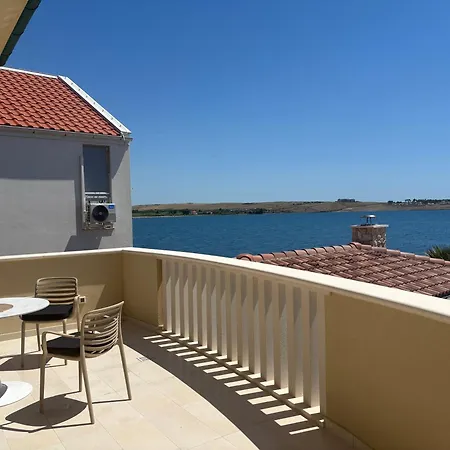 Lejlighed Luxury Beachfront - Breges *