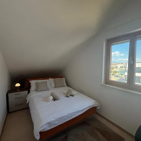Luxury Beachfront - Breges Lejlighed *