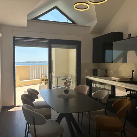 Luxury Beachfront - Breges