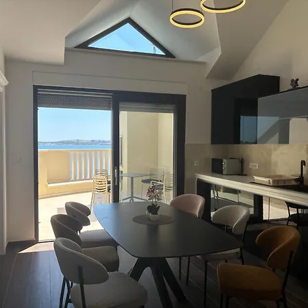 Luxury Beachfront - Breges Lejlighed *