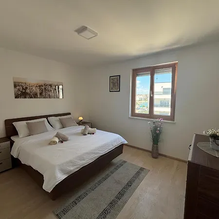 Luxury Beachfront - Breges Lejlighed