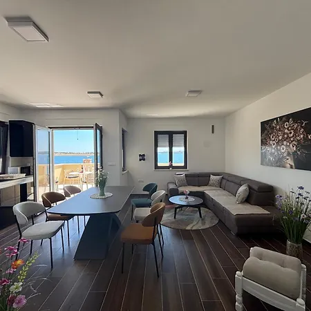Luxury Beachfront - Breges
