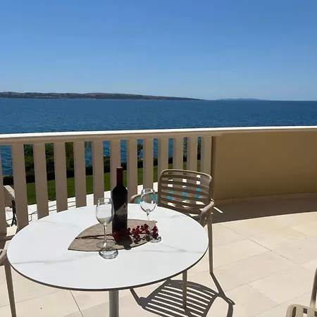 Lejlighed Luxury Beachfront - Breges *