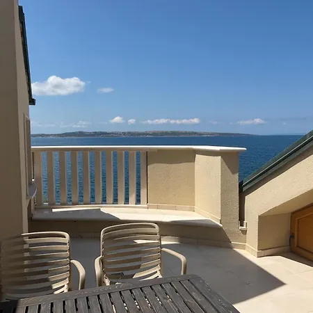 Luxury Beachfront - Breges Apartamento *