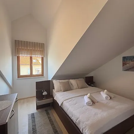 Luxury Beachfront - Breges Apartamento Povljana
