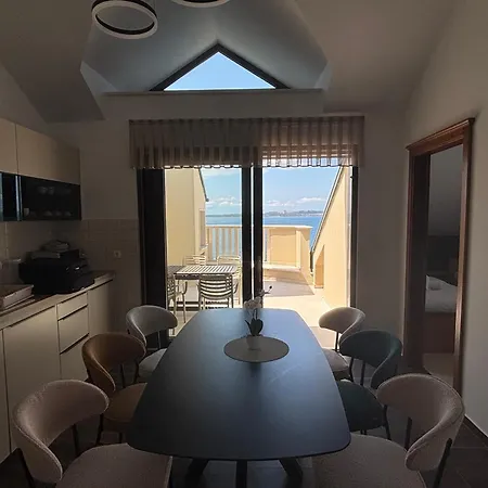 Luxury Beachfront - Breges Apartamento Povljana