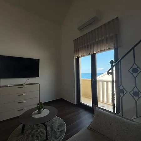 Luxury Beachfront - Breges Apartamento Povljana