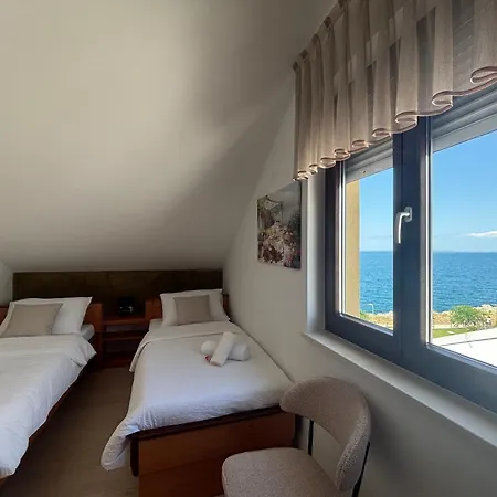 Luxury Beachfront - Breges Apartamento Povljana